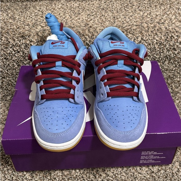 Nike SB Dunk Low Pro 'Phillies' like NEW. 9 men's